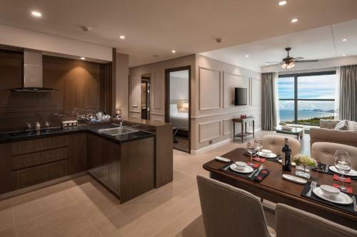 Nunn Luxury Apartment Da Nang Beach