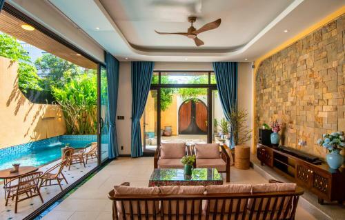 New & Stylish 5bdr Villa With Pool, Karaoke Room, Bbq
