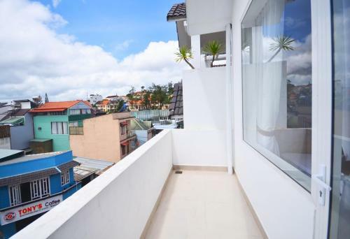 Oyo 1154 Mat Troi Vang Dalat Hotel
