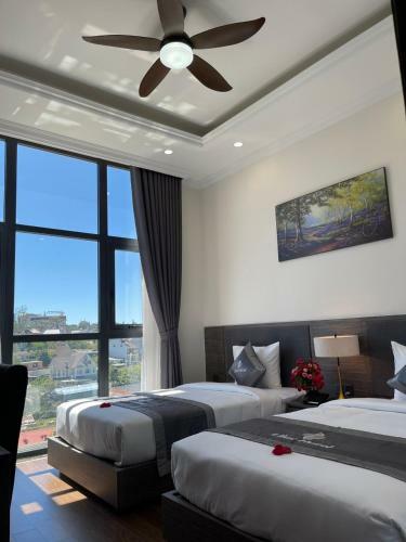 Kh�ch S?n Lilac Hotel ?� L?t