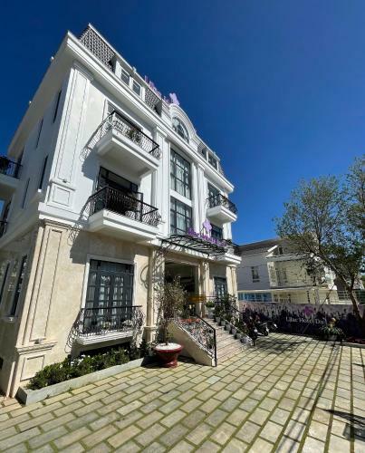 Kh�ch S?n Lilac Hotel ?� L?t