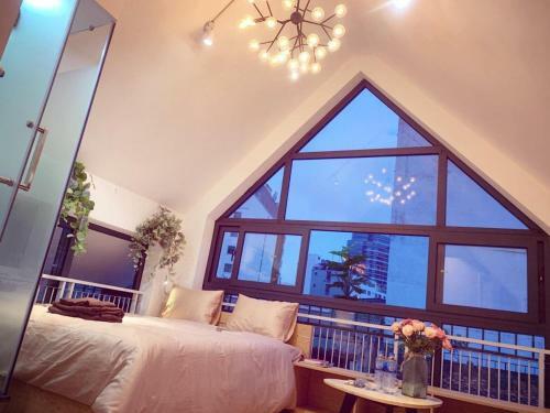 Mayhouse - May Sky View 51hh