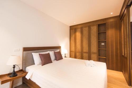 Lovely Apartment / Luxury / 81 Linh Lang