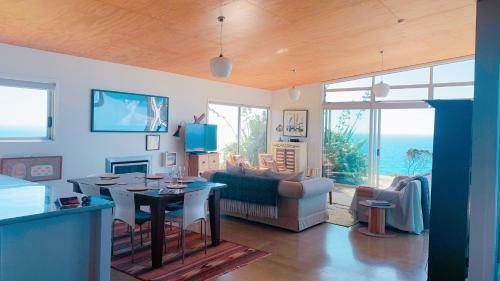 180� Seaviews, Superior Coastal Cottage