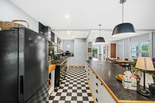 The Long House - Waikanae Holiday Home