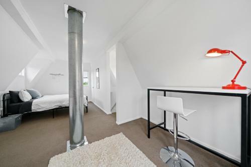 Coastal Treasure - Waikanae Beach Holiday Home