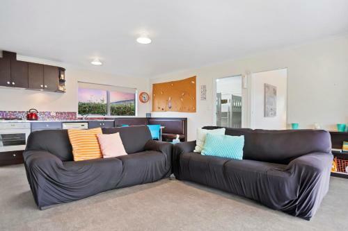 The Bach - Waihi Beach Holiday Home
