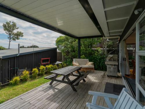 Perfect Beach Lover Holiday - Whangapoua Holiday Home