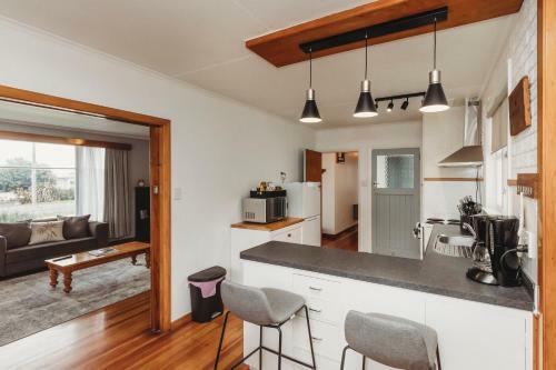 The Barefoot Bungalow - Opunake Beach