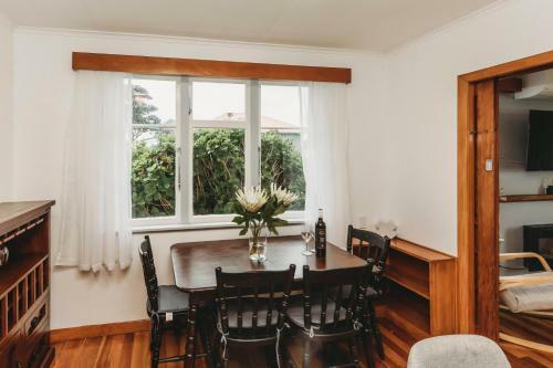 The Barefoot Bungalow - Opunake Beach