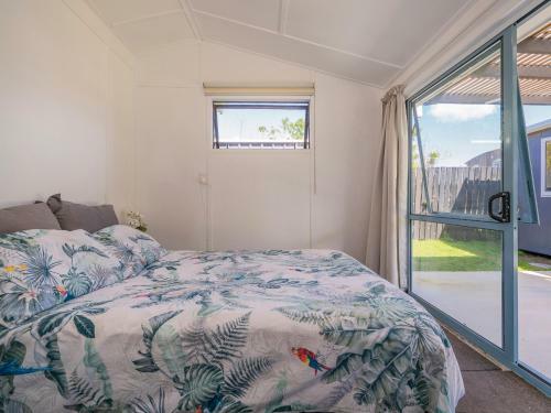 Walk To The Water - Whangamata Holiday Home