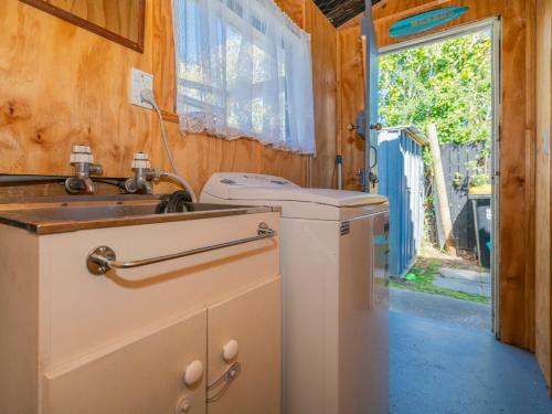 Walk To The Water - Whangamata Holiday Home
