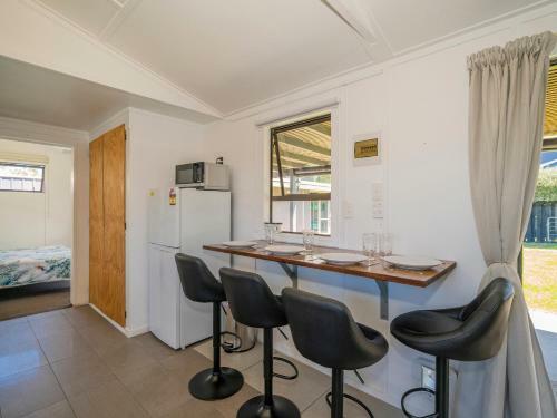 Walk To The Water - Whangamata Holiday Home