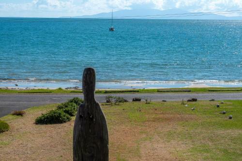 Oneroa Beachfront Apartment