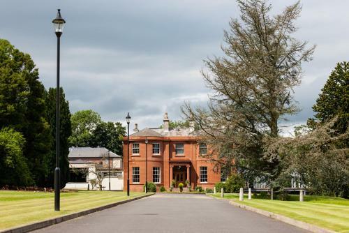 Hostal Woodland House Hotel