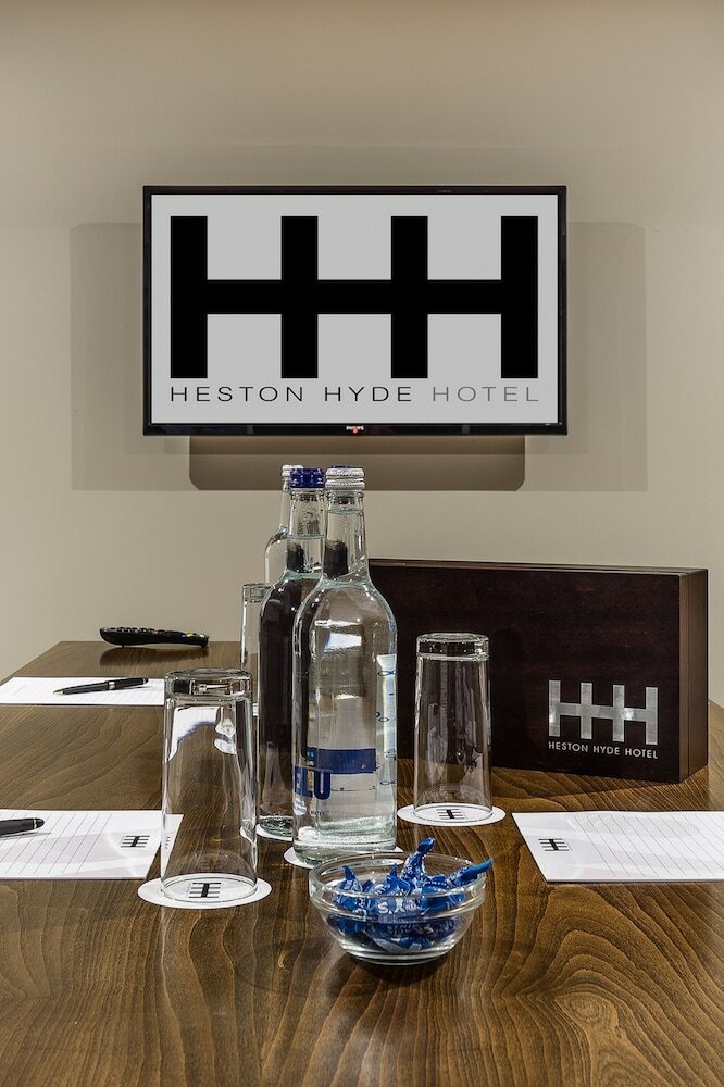 Heston Hyde Hotel