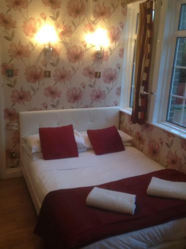 Hostal The Bridge House