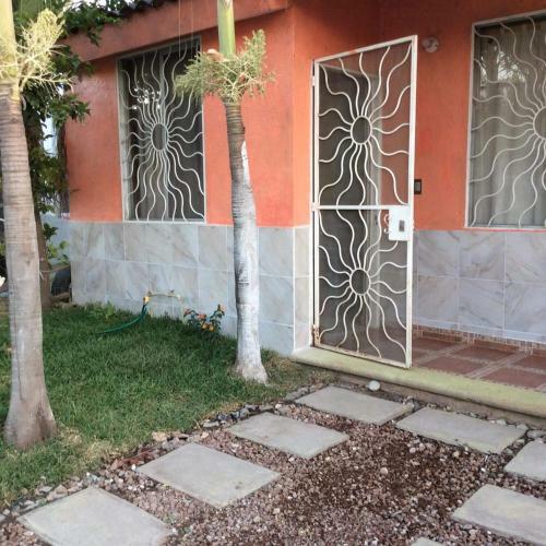 Casa Amueblada Con Jard�n En Tezoyuca Morelos