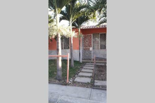 Casa Amueblada Con Jard�n En Tezoyuca Morelos