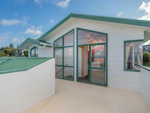 Sensational On Centennial - Whitianga Holiday Home