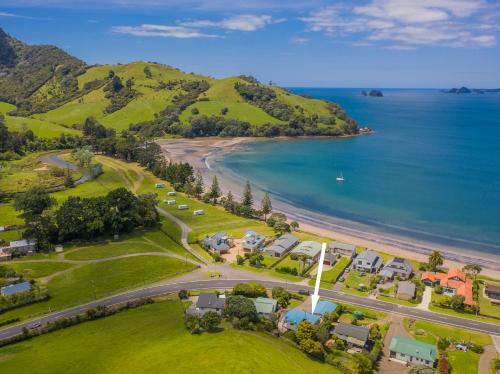 Paradise By The Beach - Simpson's Beach Holiday Home