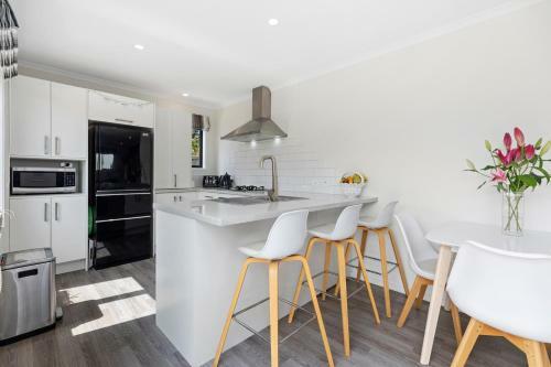 The Beach Base - Mount Maunganui Holiday Home