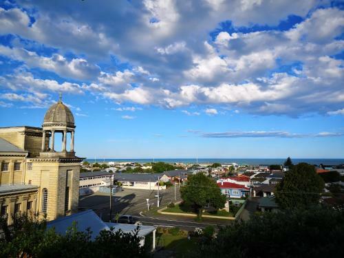 Hello Seaview! 4 Brs House In Central Location!