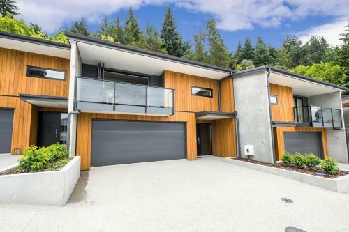 Bright, Modern, Plush - Brand New Townhouse