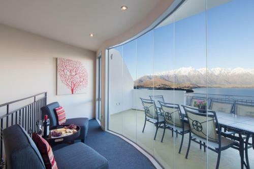 Belvedere Breath Taking Lake & Mountain Views