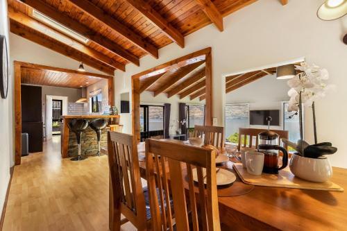 The Alpine - Close To Central Queenstown ** New **