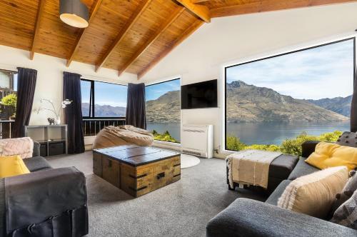 The Alpine - Close To Central Queenstown ** New **