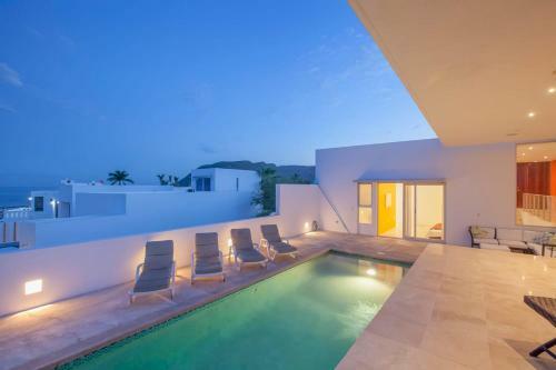 Panoramic Oceanview Home With Private Resort-style Pool