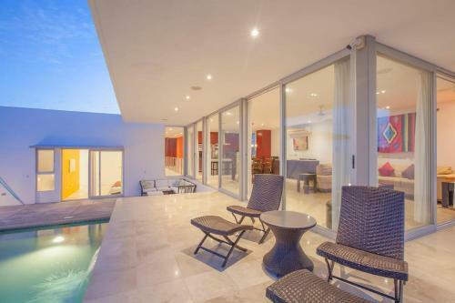 Panoramic Oceanview Home With Private Resort-style Pool