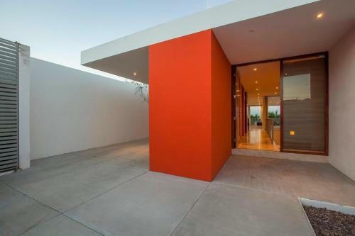 Panoramic Oceanview Home With Private Resort-style Pool