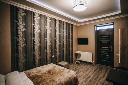 7 Rooms Hotel