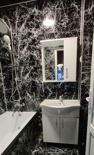 L&i Natia Apartament