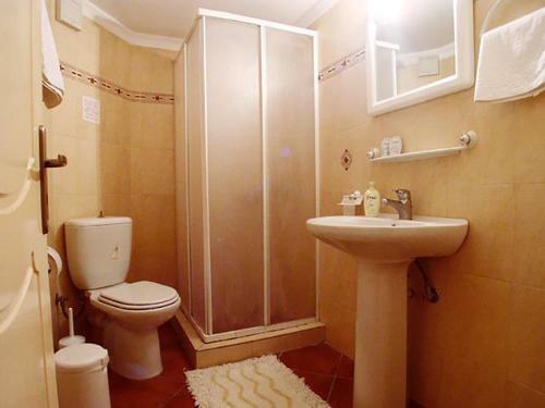 Hostal Bisti Guesthouse