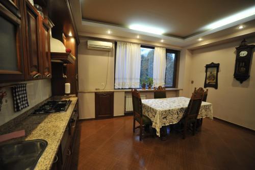 Apartment On Gia Chanturia Str 5