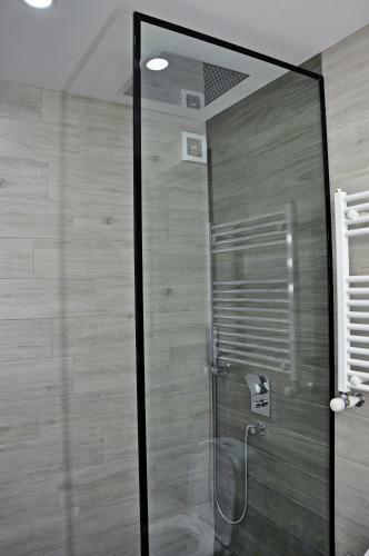 Luxury 4-bedroom Apartment In The Center