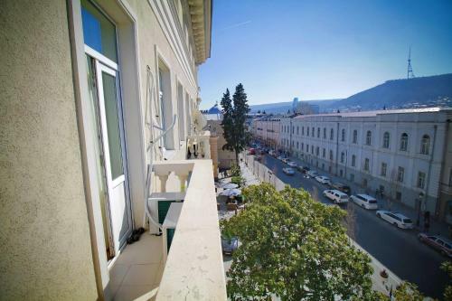 Family Apartment On Agmashenebeli