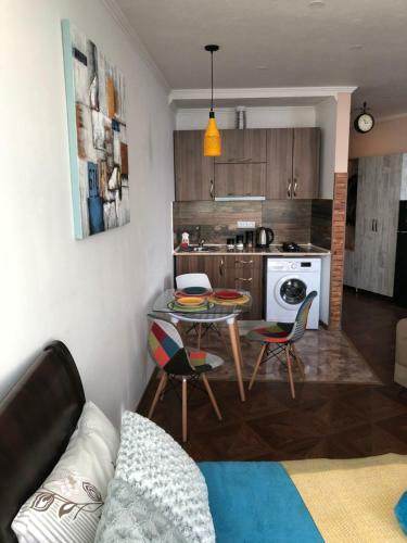 Cozy Bright Apartment With Amazing Sea View