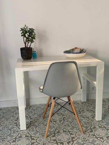 Hostal Gastenverblijf 't Einde Sfeer - Priv� Terras - Airco