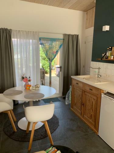 Hostal Gastenverblijf 't Einde Sfeer - Priv� Terras - Airco
