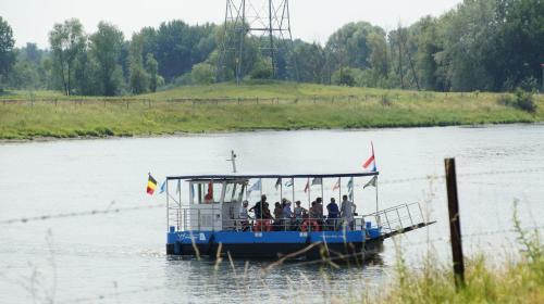 Hostal Gastenverblijf 't Einde Sfeer - Priv� Terras - Airco