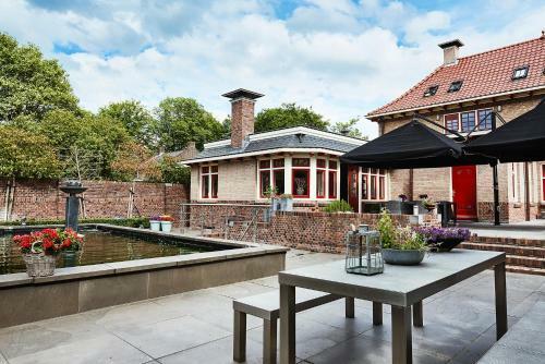 Hostal Guesthouse Villa Emmen