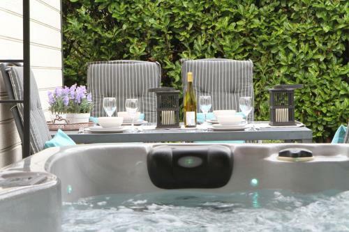 Wellness Huisje Eekhoorn Met Jacuzzi Op de Veluwe