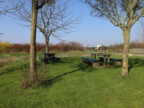 Atmospheric Chalet With Large Garden, Near Alkmaar