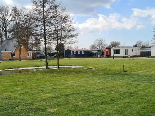 Atmospheric Chalet With Large Garden, Near Alkmaar