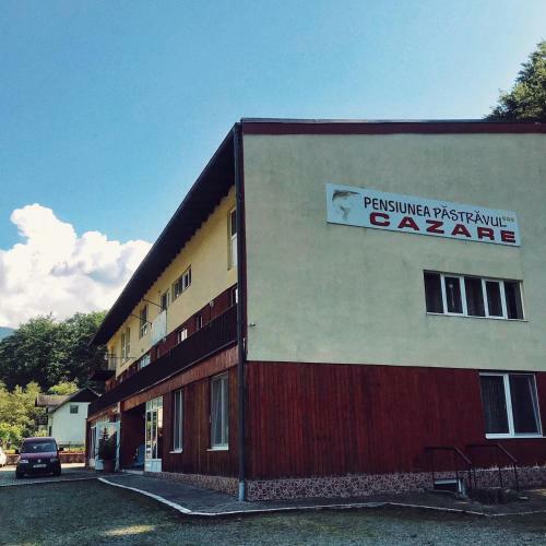 Hostal Pensiunea P?str?vul