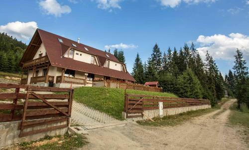 Hostal Cabana Free Land